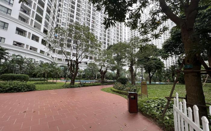Vinhomes Royal City by Emily in Town