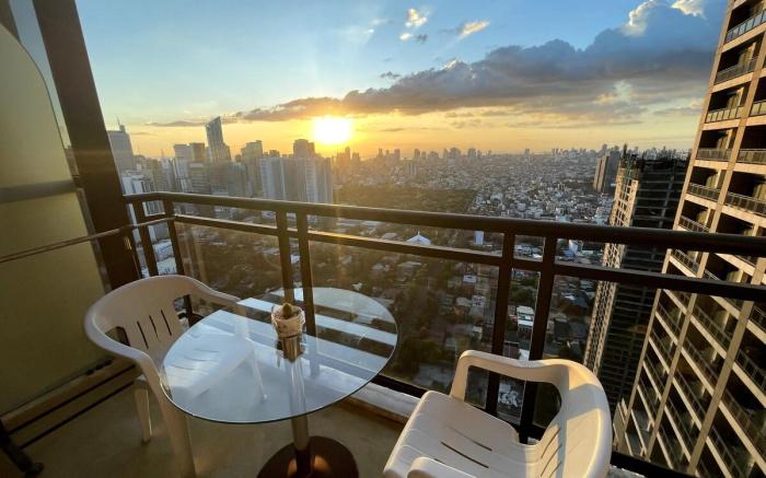 Makati/Gramercy/Romantic sunset