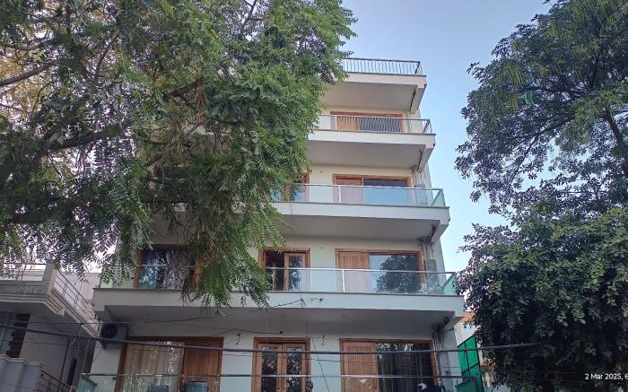 Cosmopolitan Premium Guest House 