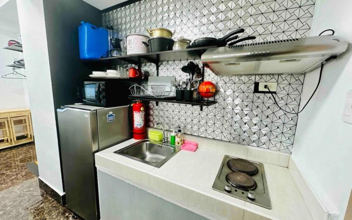 LetStay: MPlace D 50-Sqm Condo With Corner Balcony