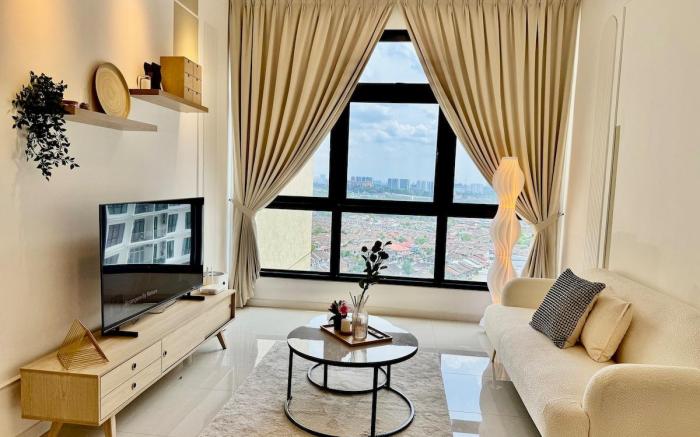 PR1603 3BR Paradigm Residence Above Paradigm Mall