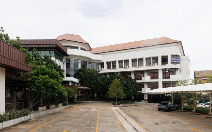 CENTRAL PLACE HOTEL