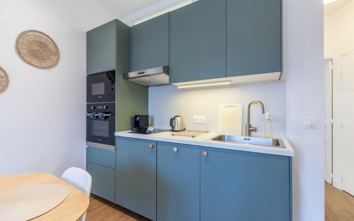 Apartment 4 people w/ balcony 500m from the beach