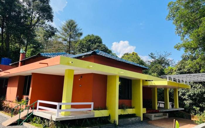 Casita Chain Tree Bungalow