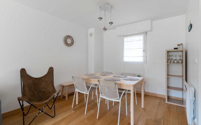 3 bedroom apartment with garden and swimming pool