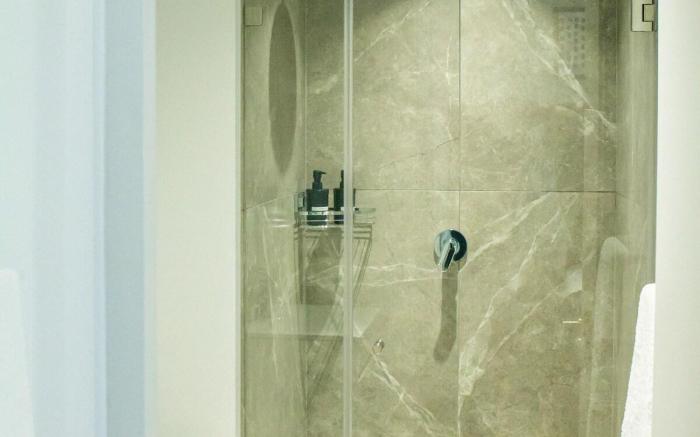 Ellipse Waterfall Luxury Apartment