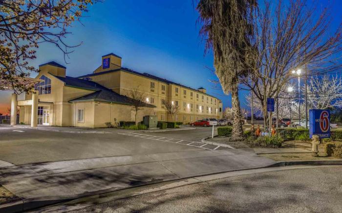 Motel 6 Lemoore, CA