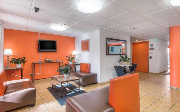 Motel 6 Bridgeview, IL