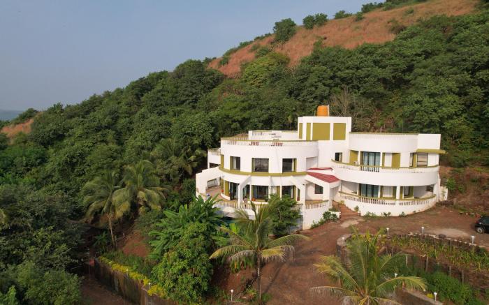 Villa Infinity By The Sea, Karde