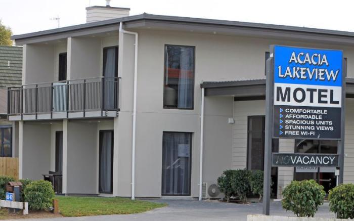 Acacia Lake View Motel