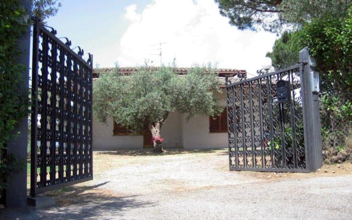 Villa Larry