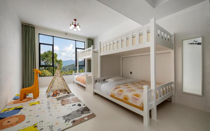 HECHU Mountain B&B