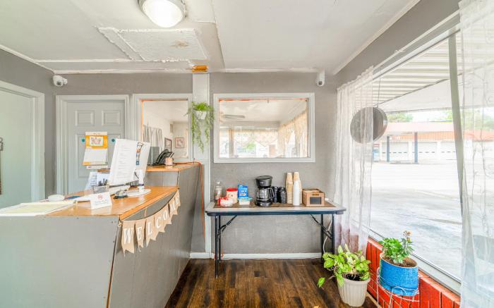OYO Holiday Capri Motel & Rv Park