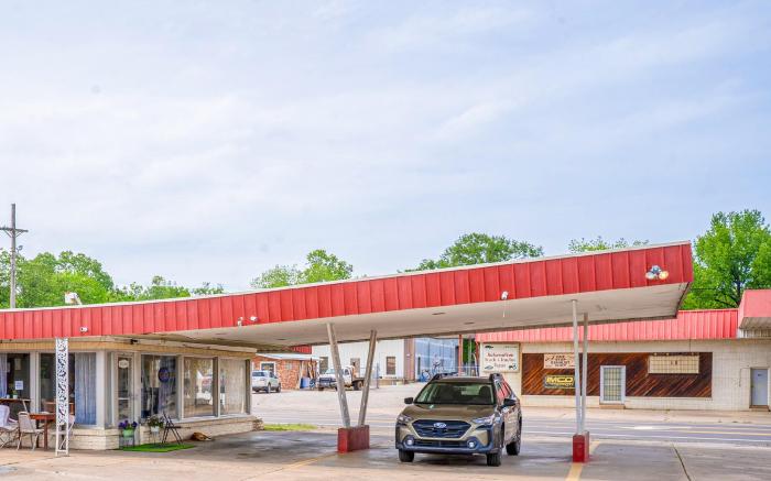OYO Holiday Capri Motel & Rv Park