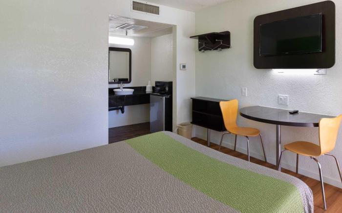 Motel 6 Barstow, CA
