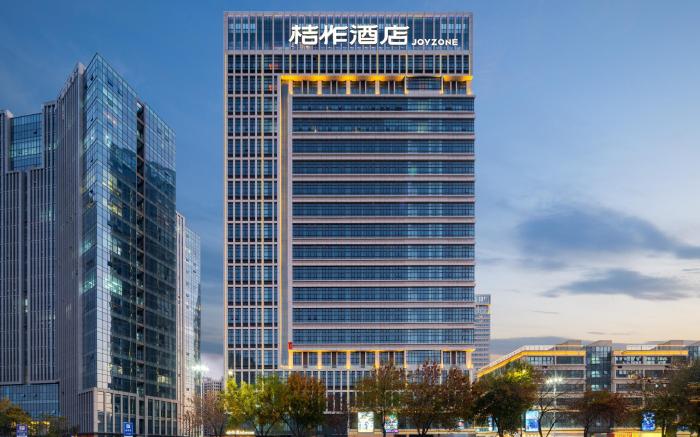 桔作酒店（许昌东站胖东来天使城店）