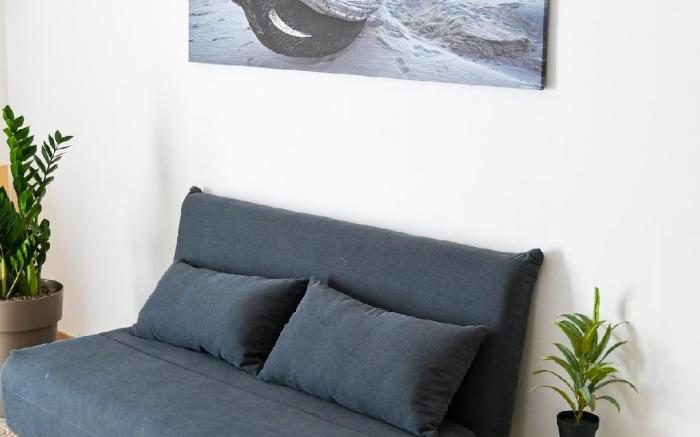 casa azul netflix near the sea