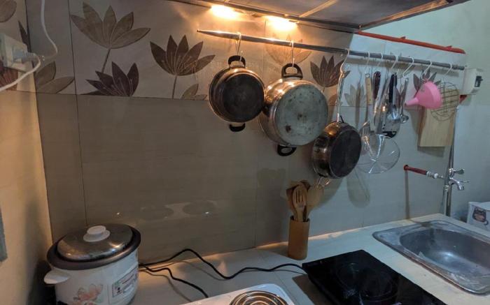 Spacious 3-Floor  6-BR Home, Pool, BBQ, KTV, WIFI