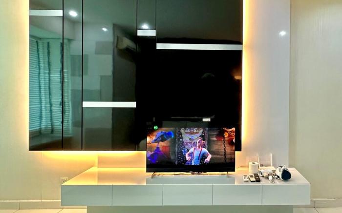 Akademik Suite @ Mount Austin | Studio