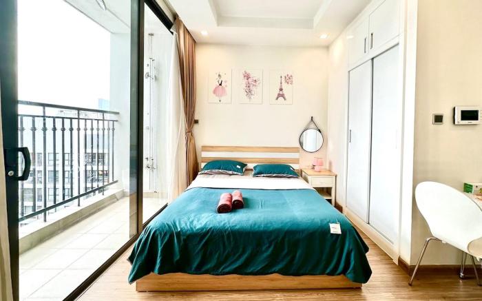 Top Floor High Quality Studio