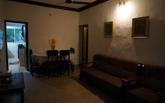 AHK3 -Lovely 2 BHK in P.T Rajan Salai + Car Park
