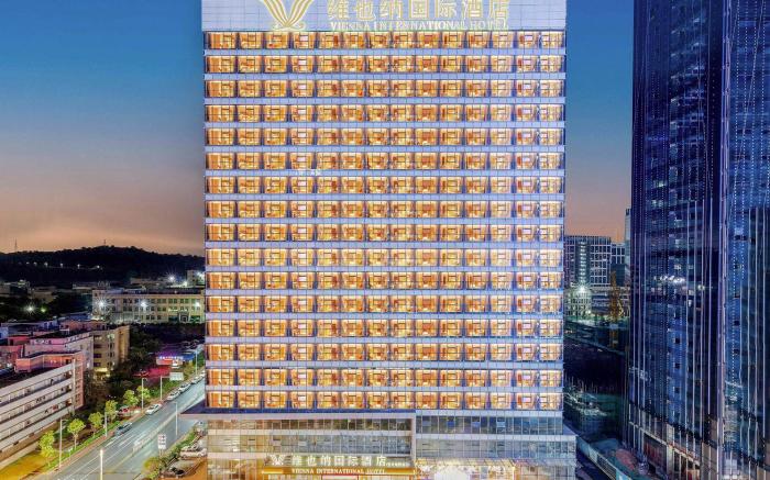 Vienna International Hotel Baolong Metro Station