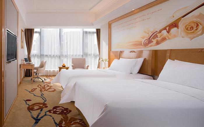 Vienna Hotel Guangzhou Huangpu Free Trade Zone Xiayuan Metro Station