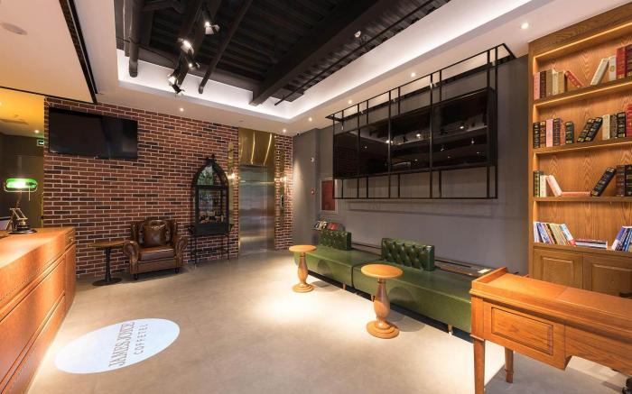 James Joyce Coffetel Beijing Tiantongyuan South Subway Station