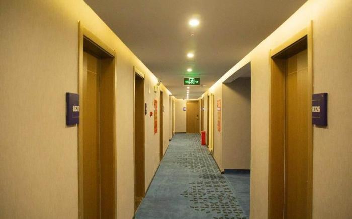 7 Days Premium Beijing Fengtai Sports Center