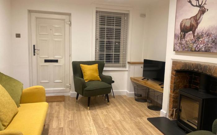 Cottage ideal for le shuttle and Designer Outlet.
