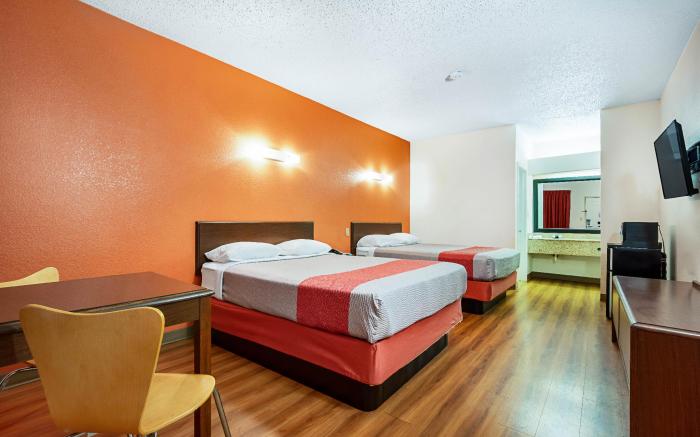 Motel 6 Covington, TN