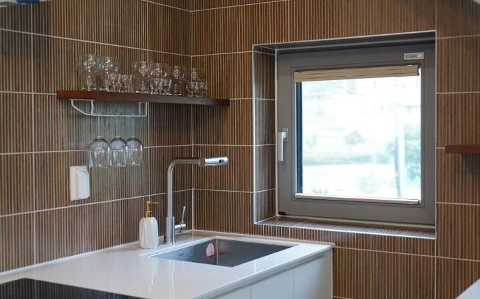 Romantic limit exceeded_Private Pool_B202