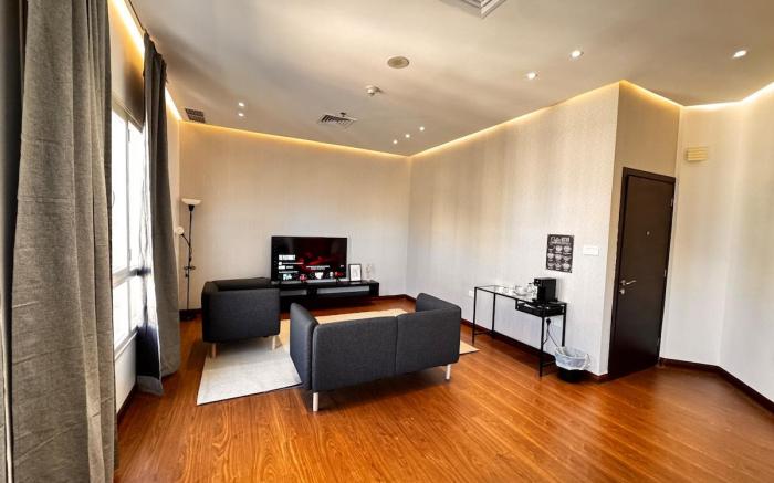 Cozy One-Bedroom Elegant Apartment in Salmiya 12