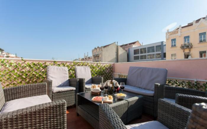 3 BEDROOM APARTMENT WITH TRRACE CENTRAL LISBON