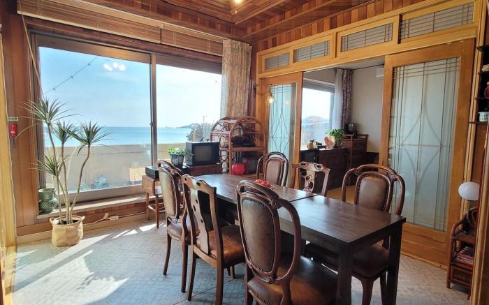 Ocean View Rooftop BBQ #이동맨숀 #Retro