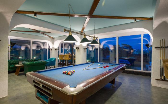 Luxury 2 BHK with Garden & Hill View in Kasauli