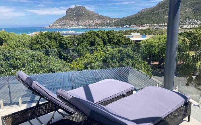 Oceanfront Apartment in Cape Town with Stunning Views