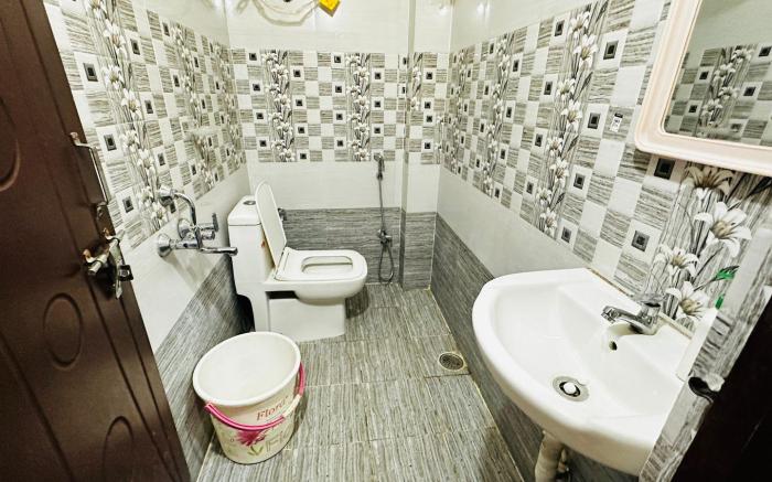 102 Fully Furnished 2BHK In Hafeezpet