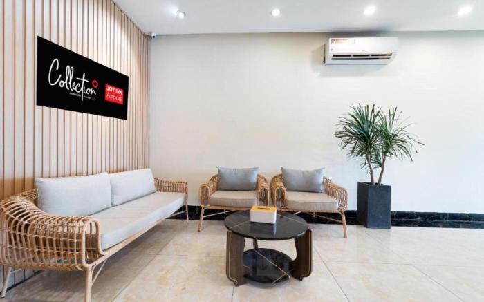 Townhouse Oak near International Airport, District Tan Binh