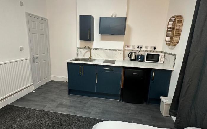 Room 7 NG3 2AZ