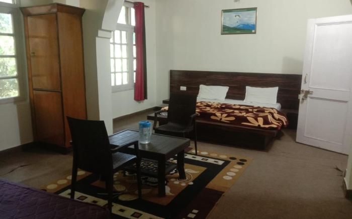 Goroomgo Paradise Hills Dalhousie