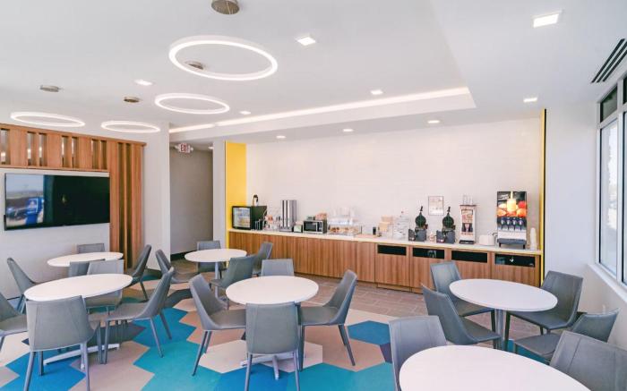Microtel Inn & Suites by Wyndham Newark NY