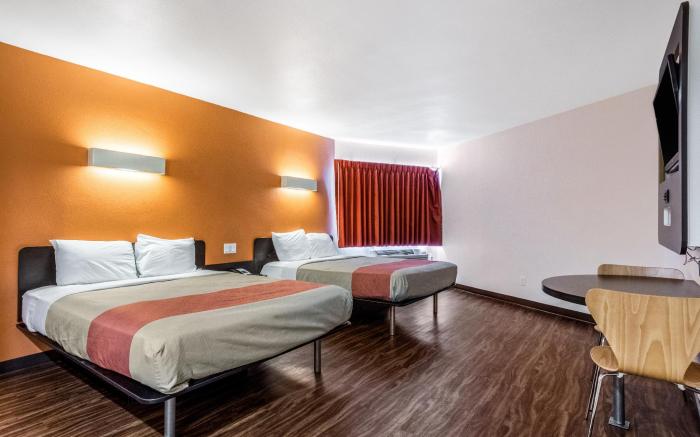 Motel 6 Oceanside, CA – Marina