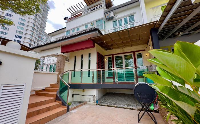 Cozy Homestay in Karpal Singh
