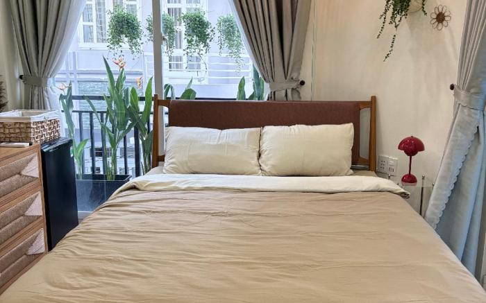 LexysHouse - Warm Space in Ho Thi Ky flower market