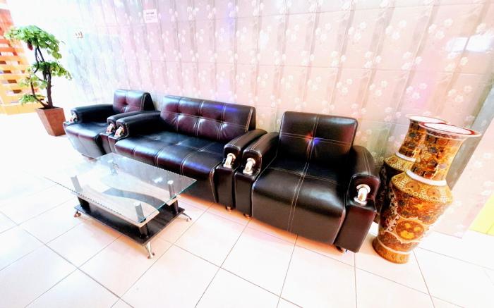 Urbanview Hotel Mawar Sharon near Alun Alun Batu