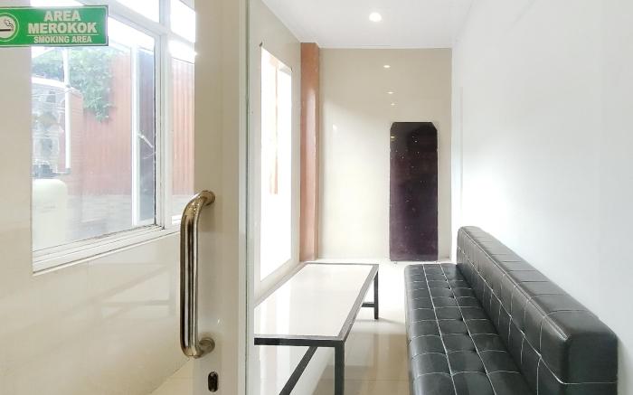 RedDoorz @ Rejoss Lux Medan