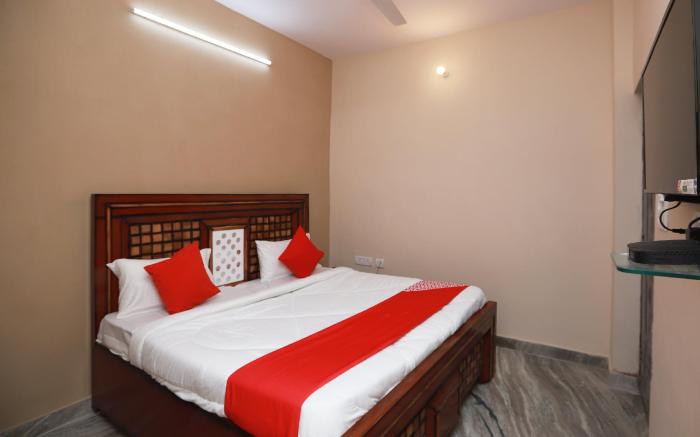 Hotel O Silverline Residency