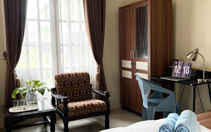 Cosy Private Room in Manado near Food Hub