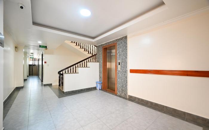 Rainbow Airport Hotel - Free Airport Pick Up And Drop Off